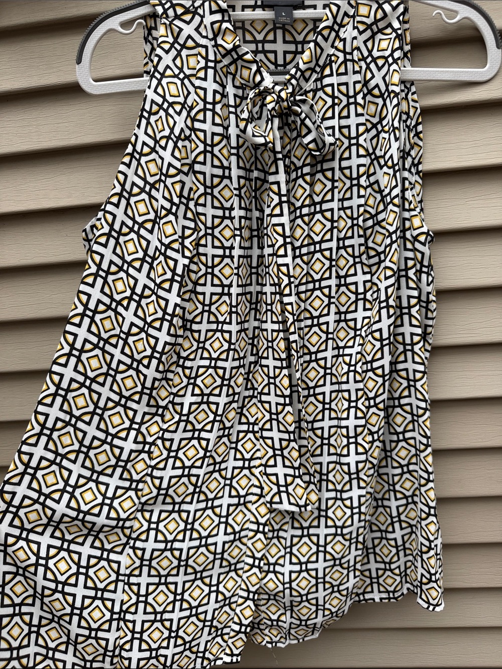 Bonus blouse with purchase! Worthington sleeveless tie-neck front blouse Size L